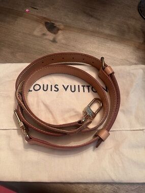 Louis Vuitton Tan Vachetta Leather Strap with Pink Edge and Gold Hardware